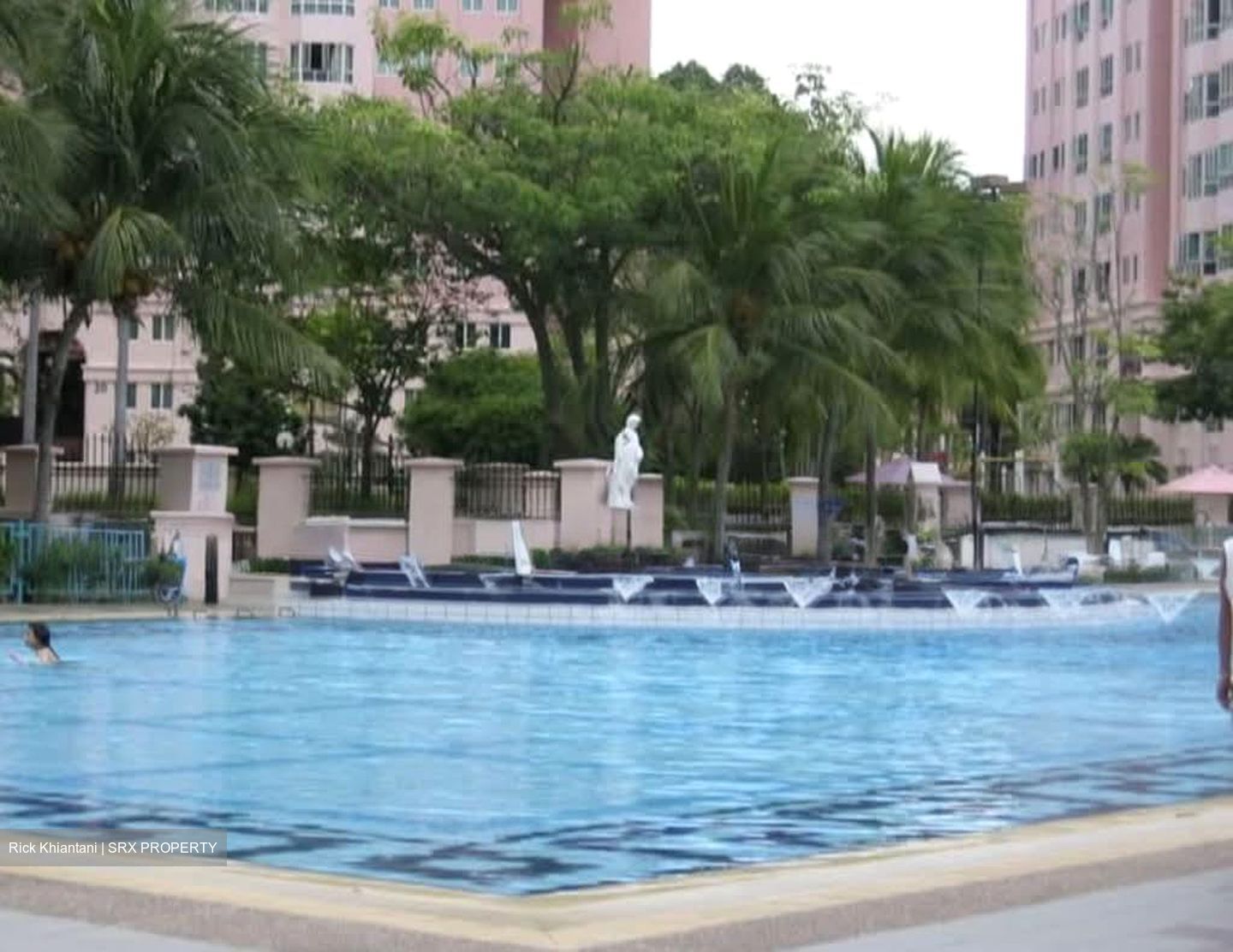 Melville Park (D18), Condominium #561286541